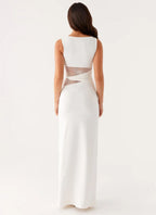 Leni | Fitted maxi dress with subtle cut-outs and laces
