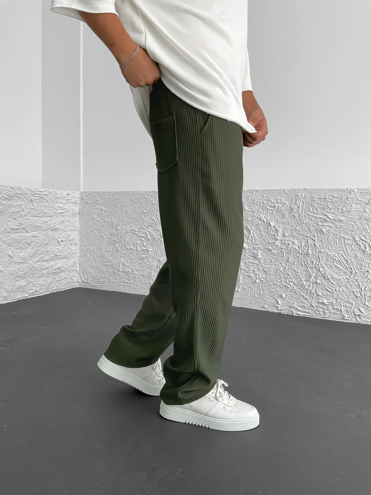 Rive | RIBBED RELAXED FIT TROUSERS