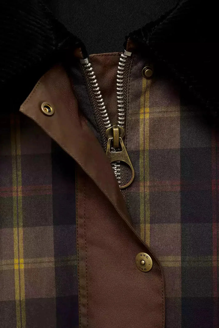 Tessa Classic Jacket in timeless plaid, featuring a straight-cut design and fully lined interior for a stylish and comfortable fit. - 6