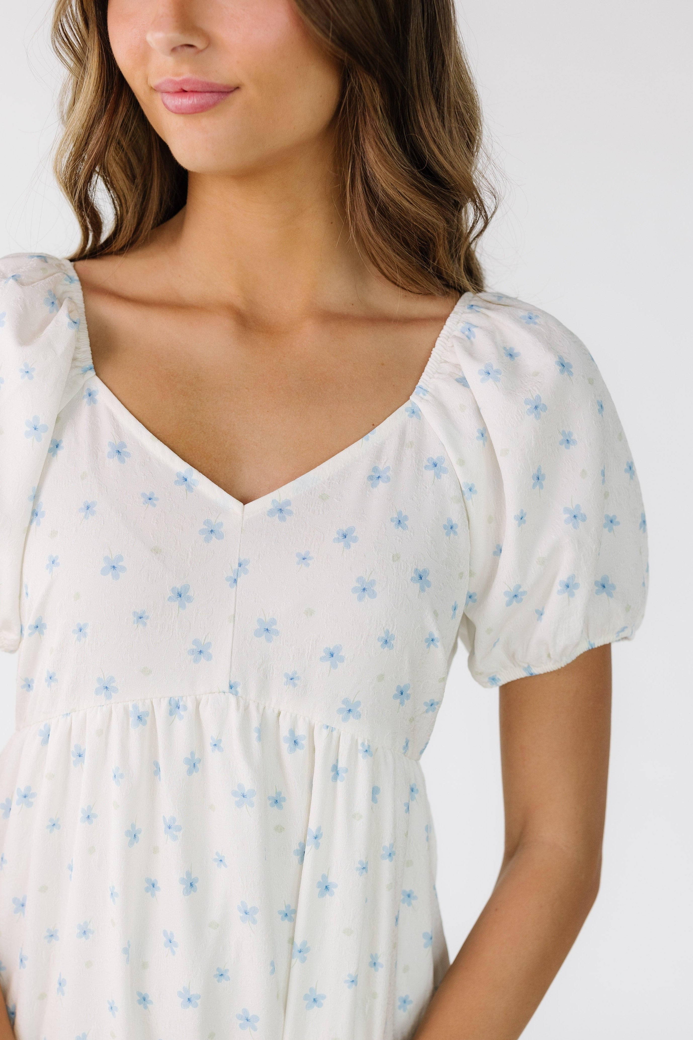 Bella Midi Dress | Lightweight, Sweetheart Neckline, Summer Style 3