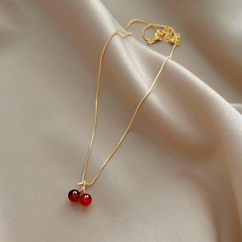 Ciliegia | necklace with fruity red wine pendant