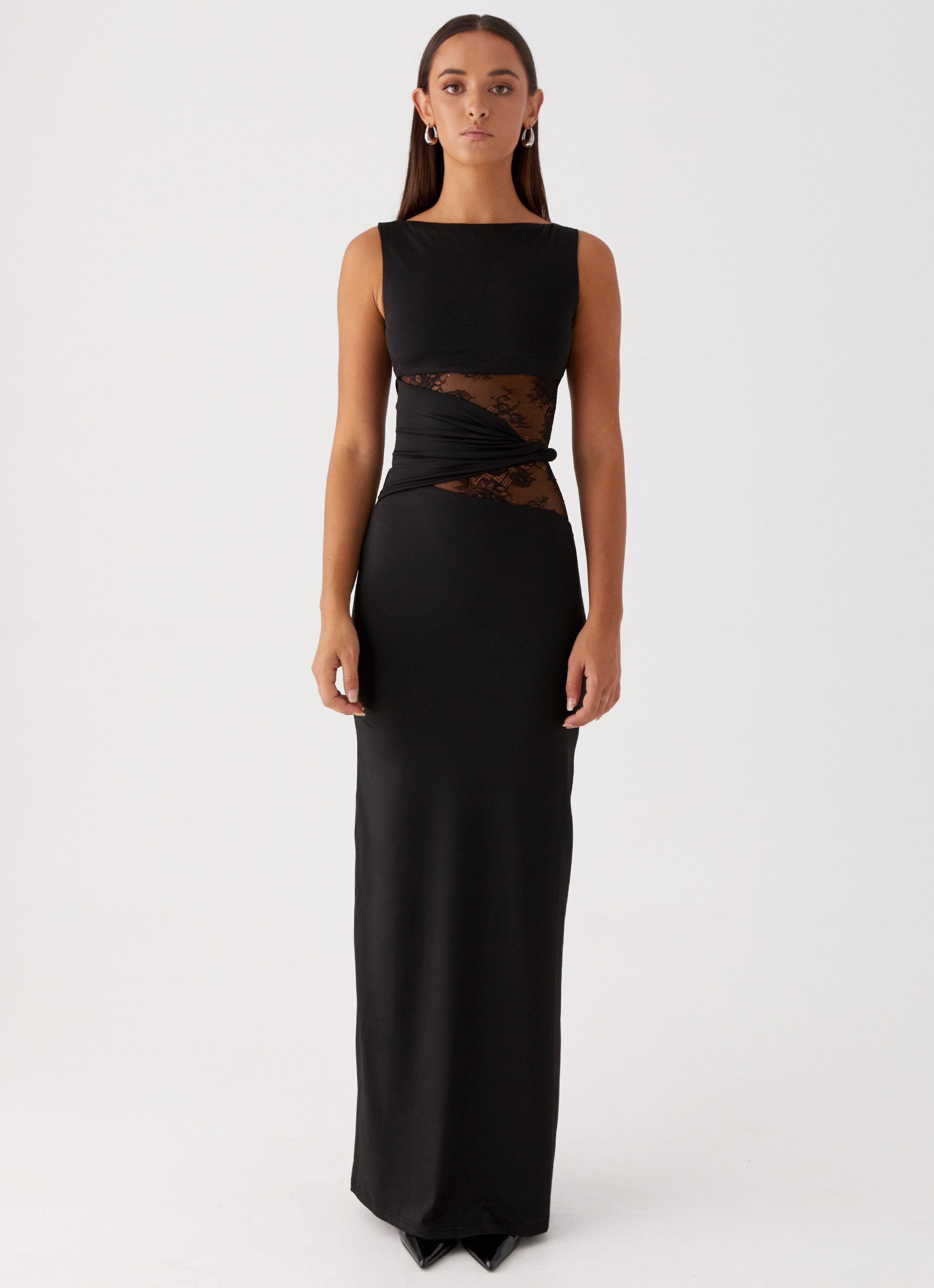 Leni | Fitted maxi dress with subtle cut-outs and laces