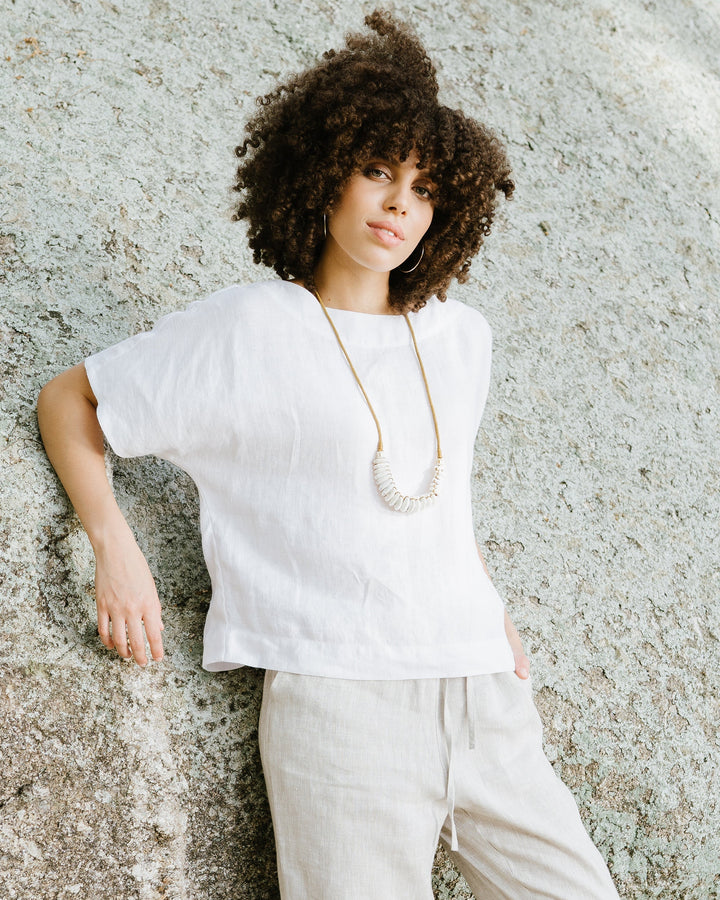 Mira Women's Top | Loose-Fit Linen, Breathable Design 4