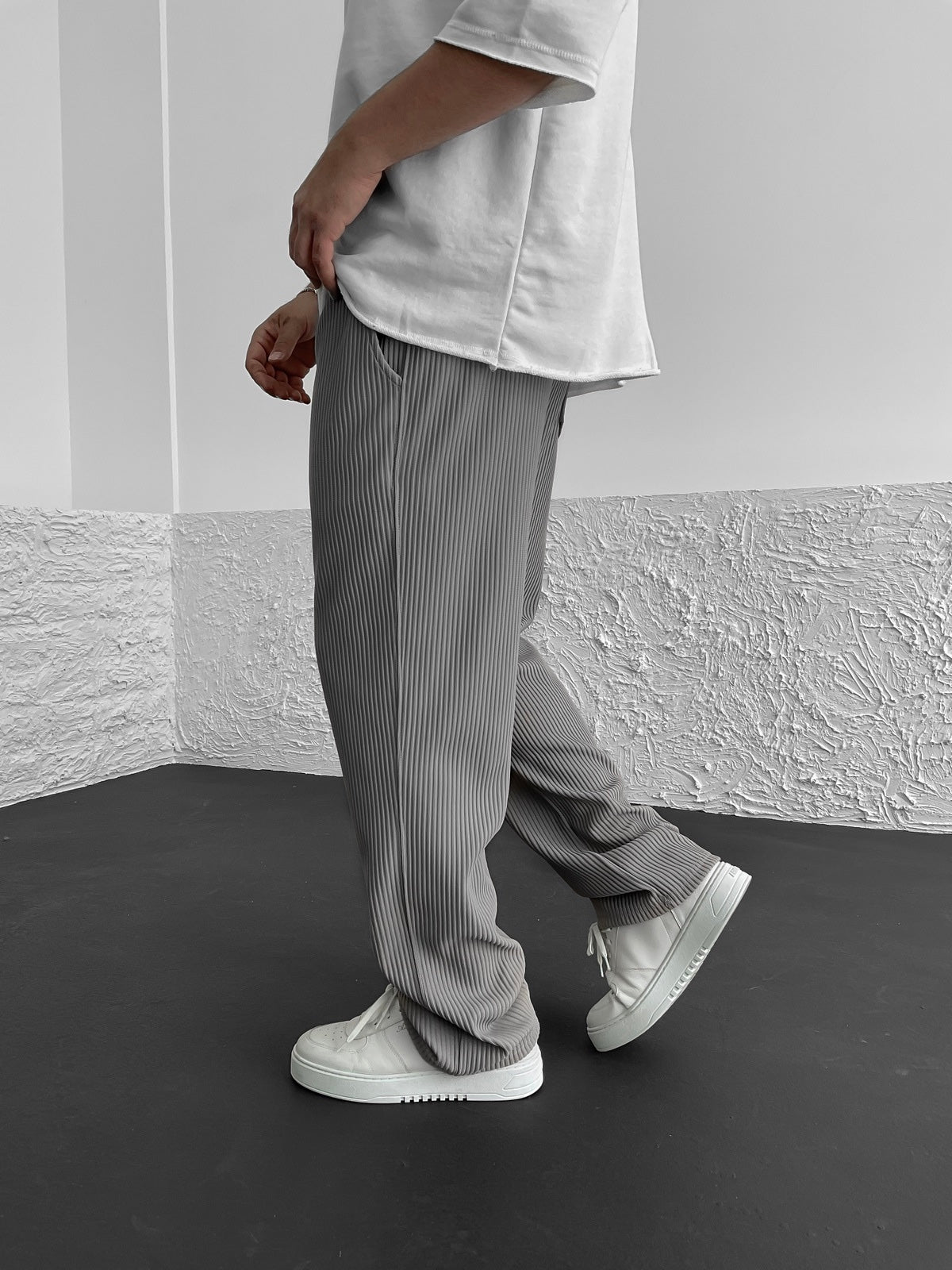 Rive | RIBBED RELAXED FIT TROUSERS