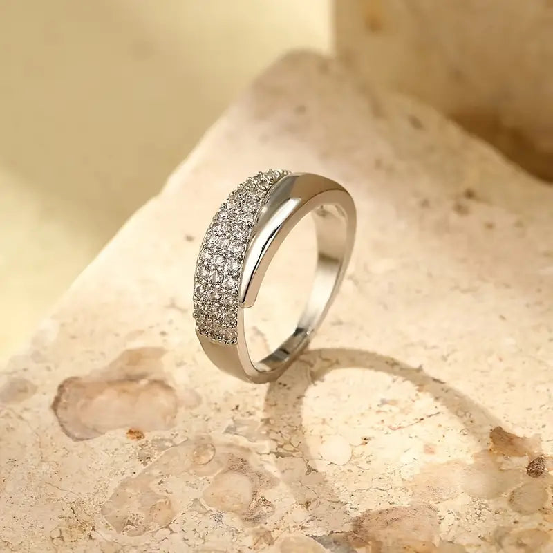 Strala | Elegant Ring
