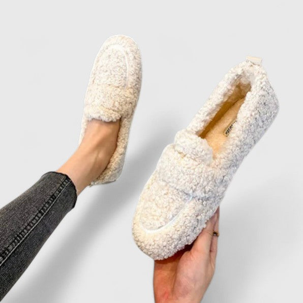 Solenne | Cozy house slippers with an elegant design