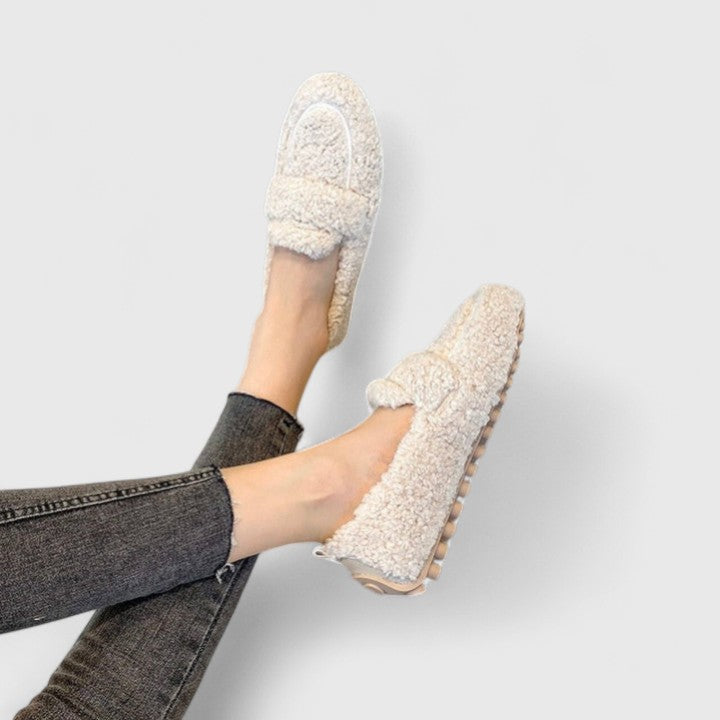 Solenne | Cozy house slippers with an elegant design