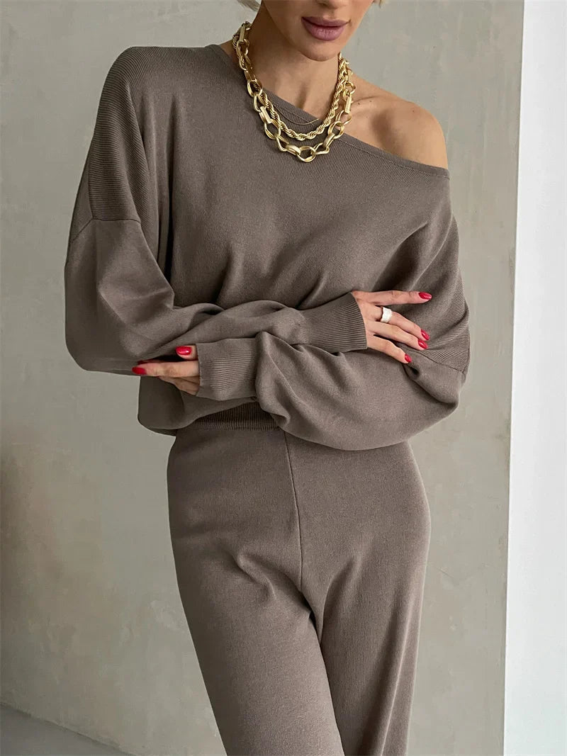 Luxe Eleganza Loungewear Set featuring an ultra-soft knit fabric and stylish off-shoulder design, perfect for comfort and relaxation at home - 4