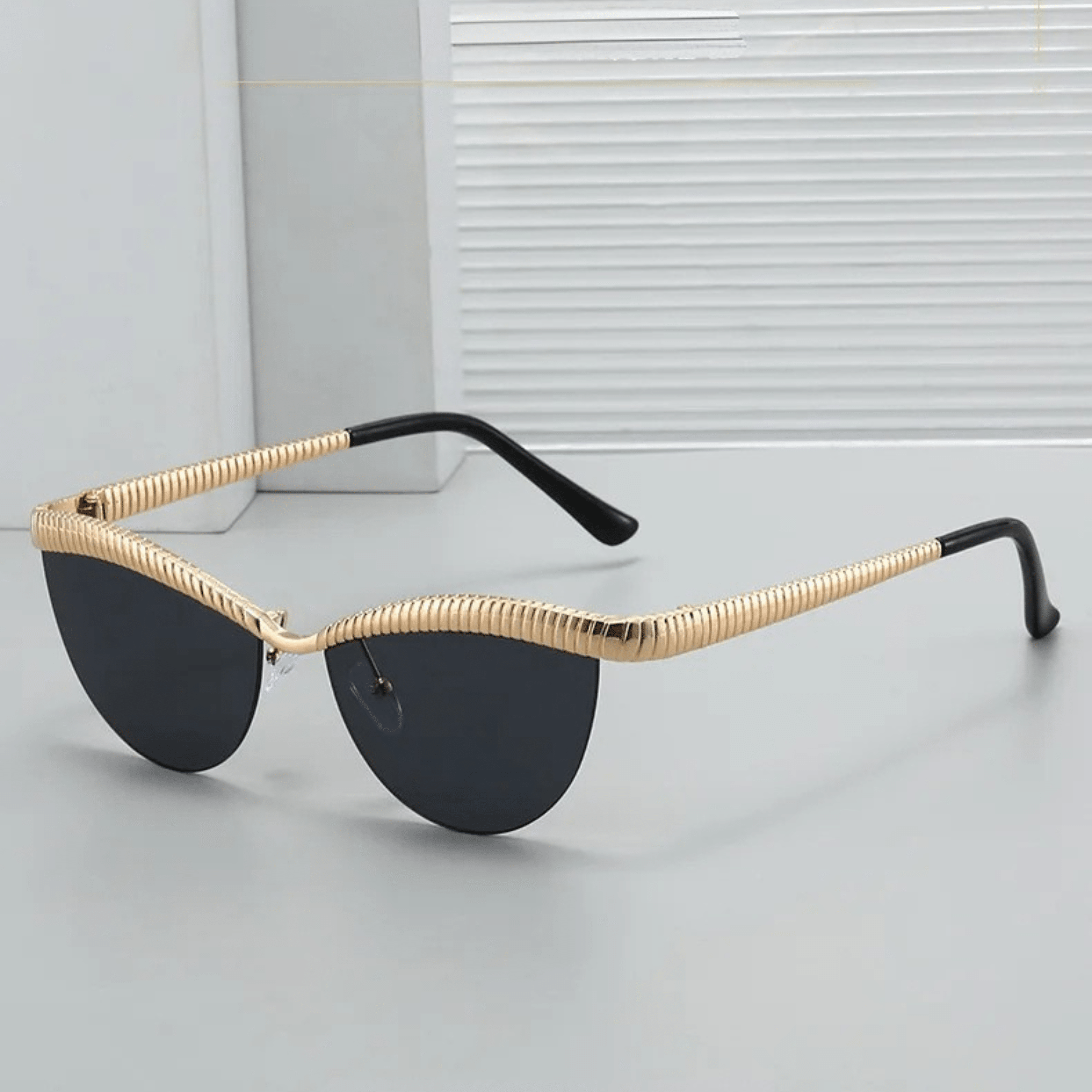 Sierra Cat-Eye Sunglasses | Frameless, UV-Protective 2
