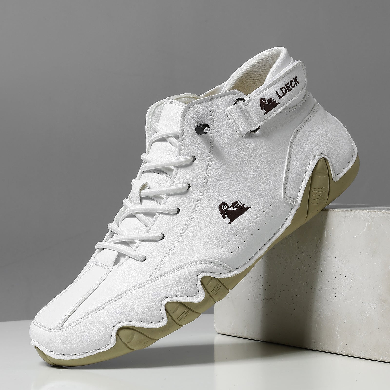 VogLDeck | Waterproof and breathable orthopedic shoes