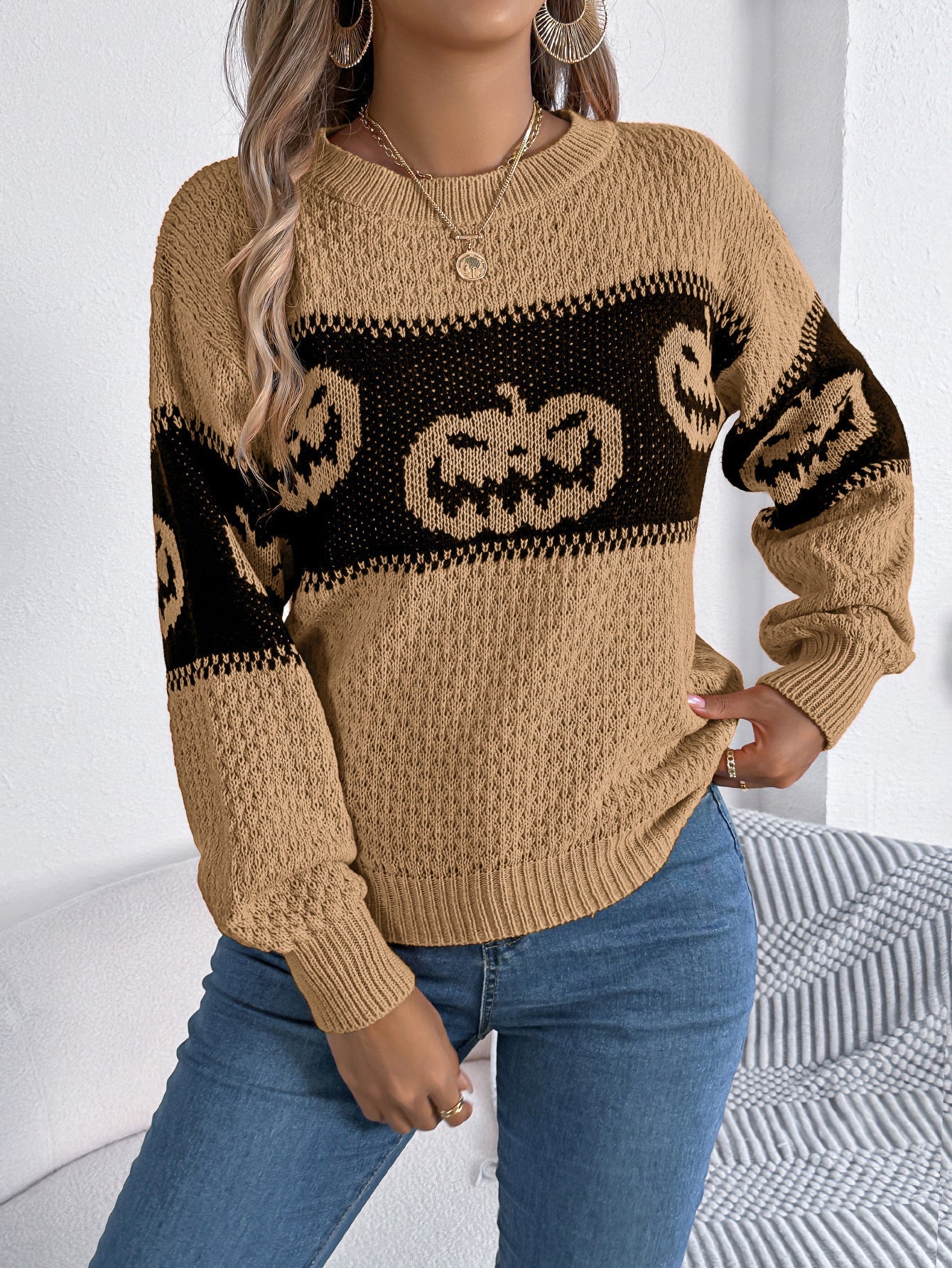 Halloween knitted sweater with pumpkin motif