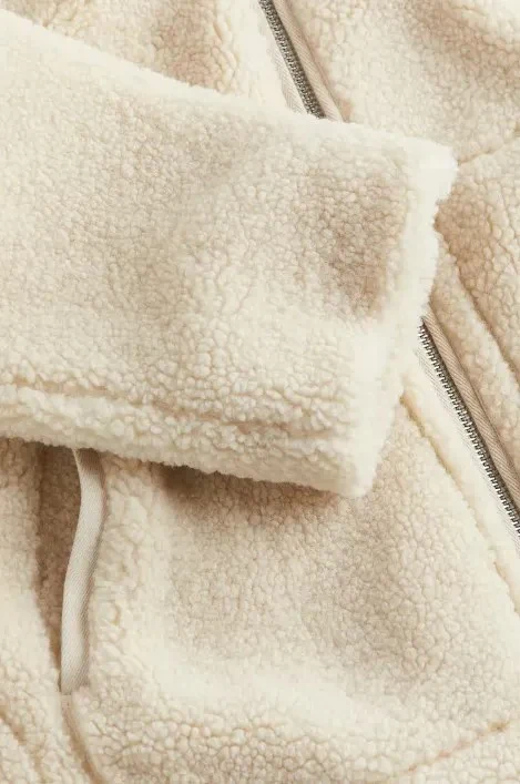 Aven Teddy Coat in a modern silhouette, featuring ultra-soft fabric and stylish design perfect for winter wear. - 5