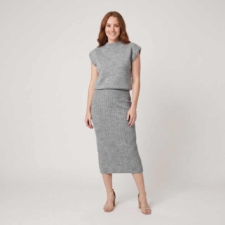 Maratea gray rib knit set on model