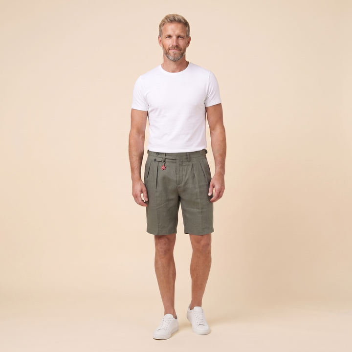 Linden Bermuda Shorts olive - model