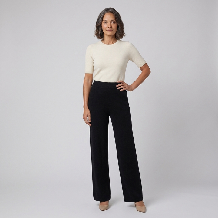 Cleo pants black pose