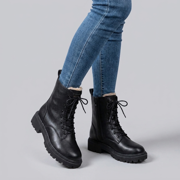 Diora winter boots on feet