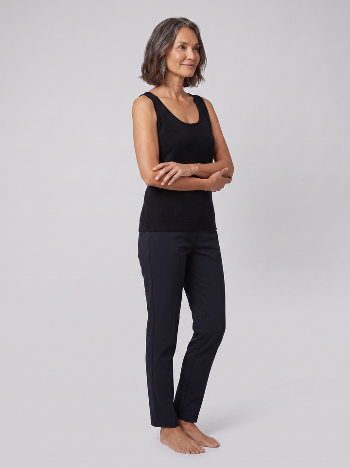 Ivanna Quinn cashmere tank black on model