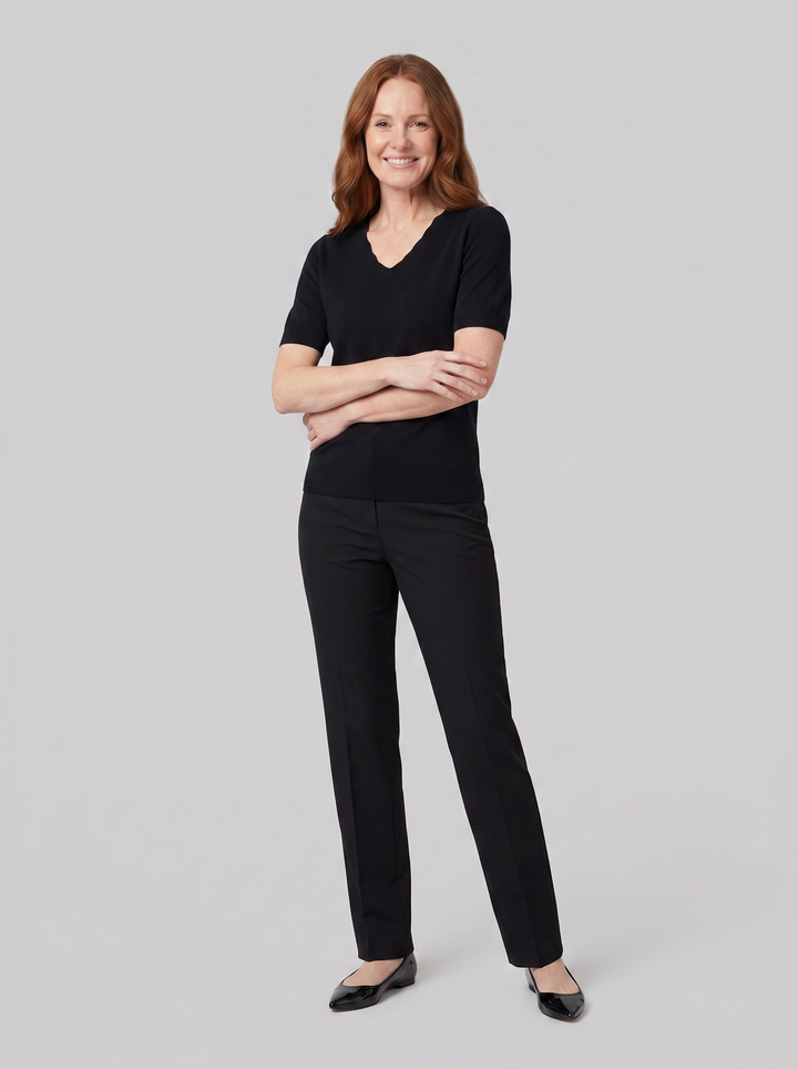 Elysian V-neck knit top black on model