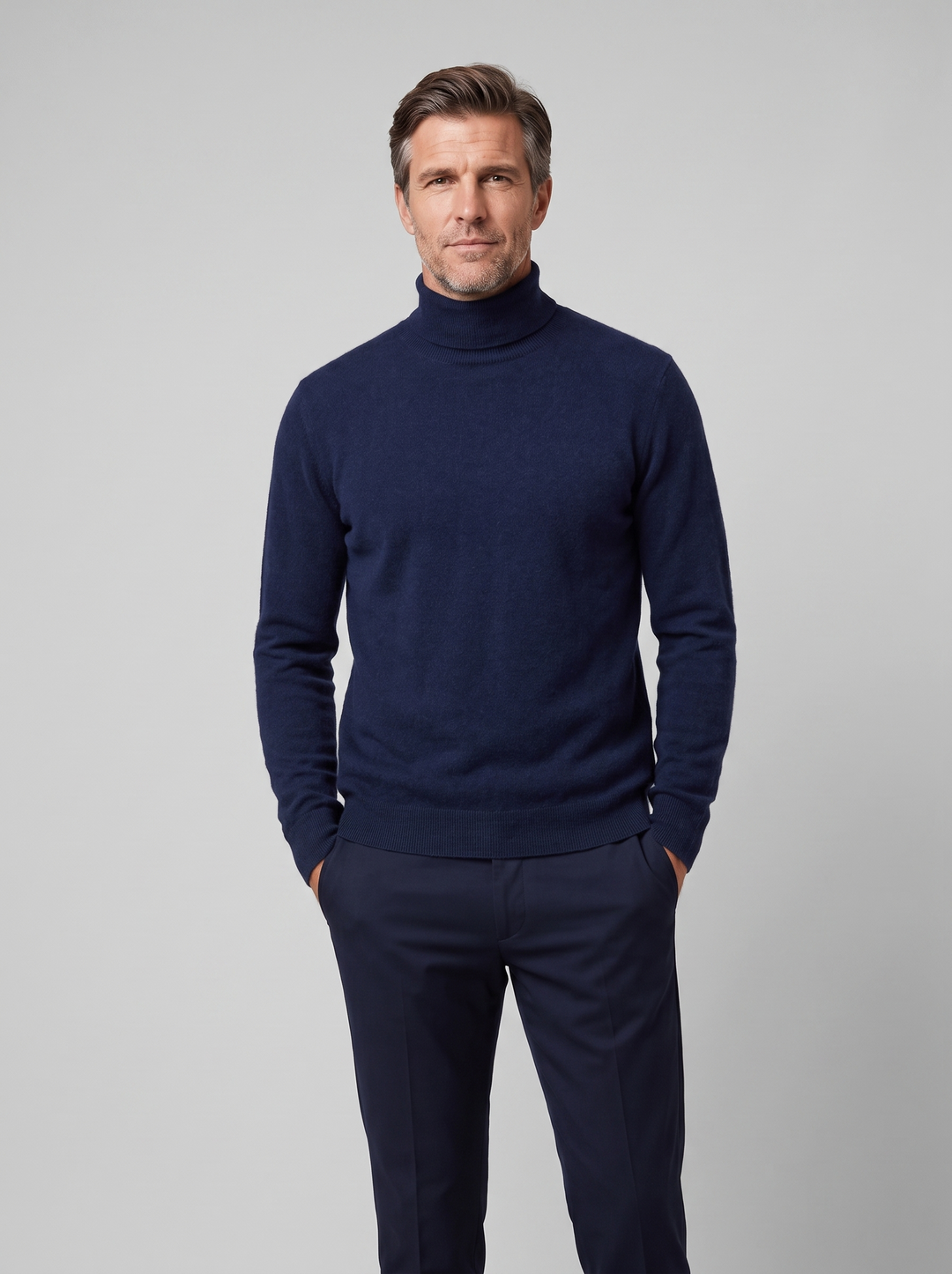 Lacceti cashmere turtleneck navy on model