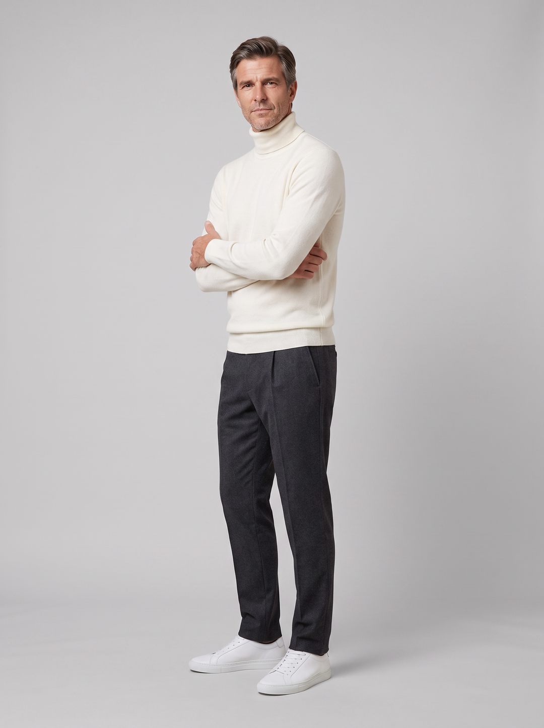 Lacceti cashmere turtleneck white on model