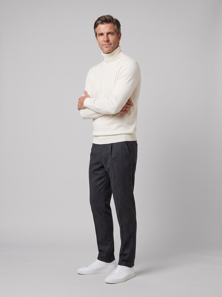 Lacceti cashmere turtleneck white on model