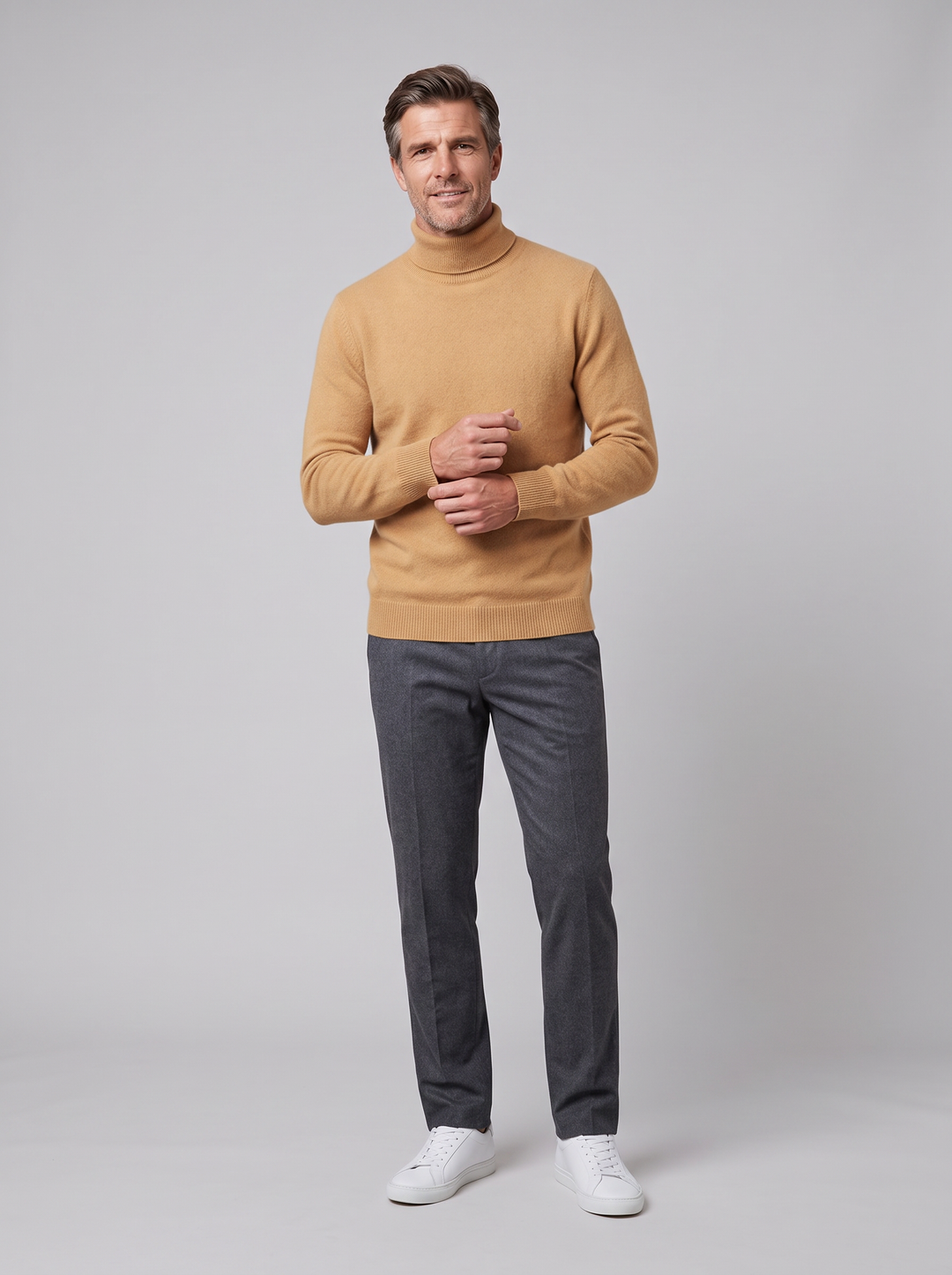 Lacceti cashmere turtleneck camel on model
