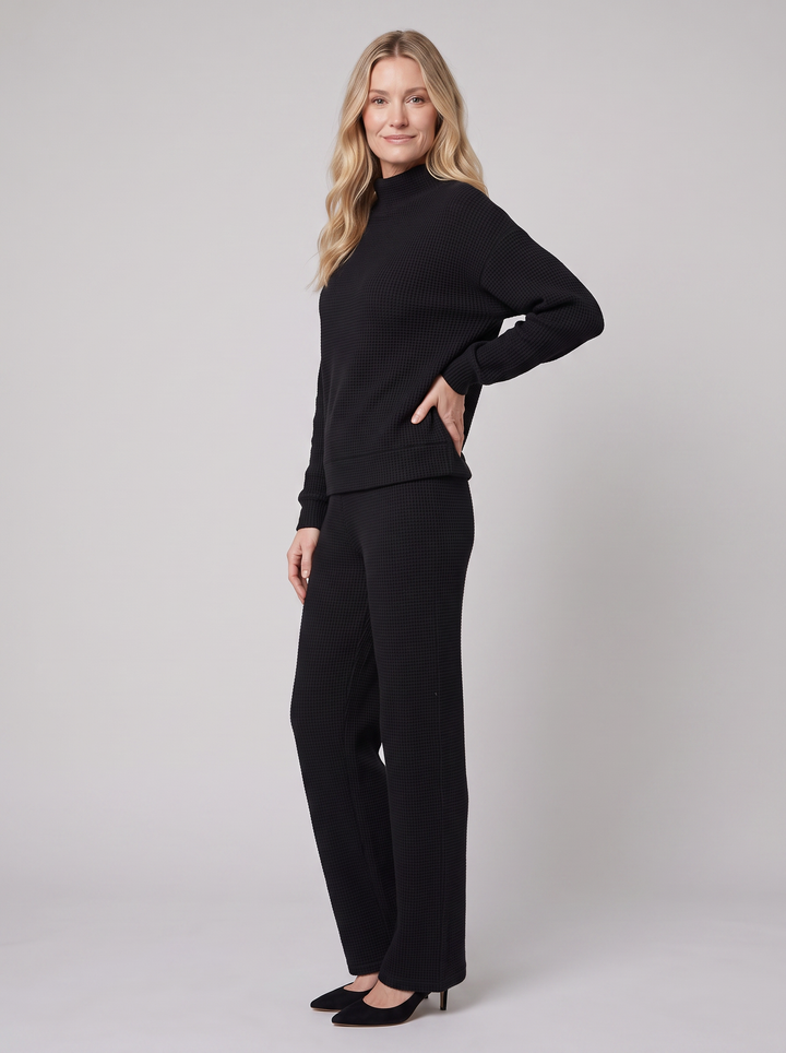 Snasa loungewear set black on model