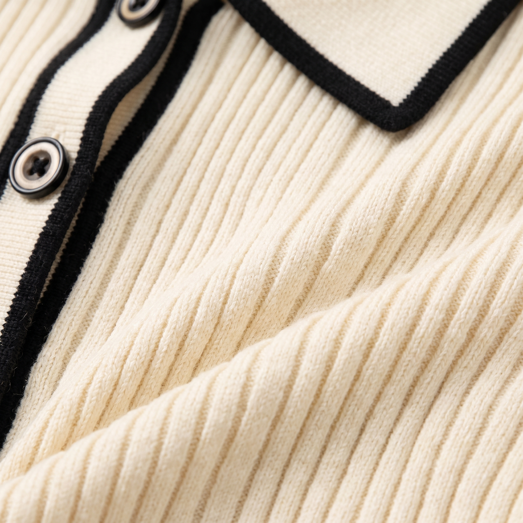 Ribbed knit fabric detail