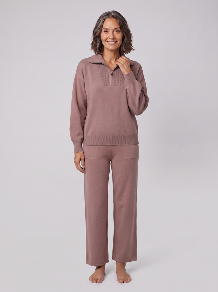 Fjordboer lounge set dusk mauve on model