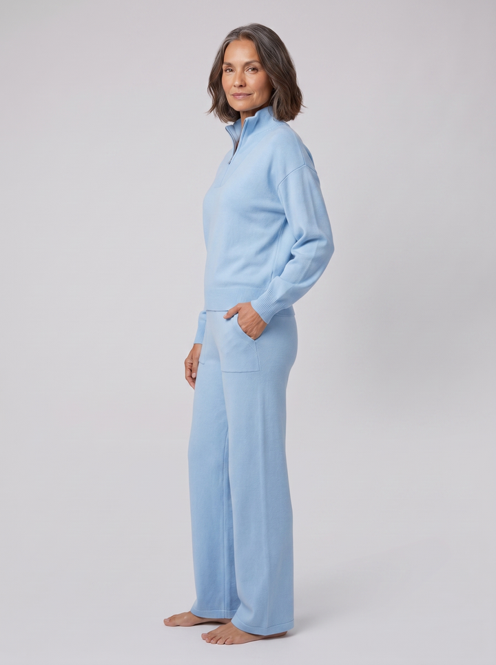 Fjordboer lounge set sky blue on model