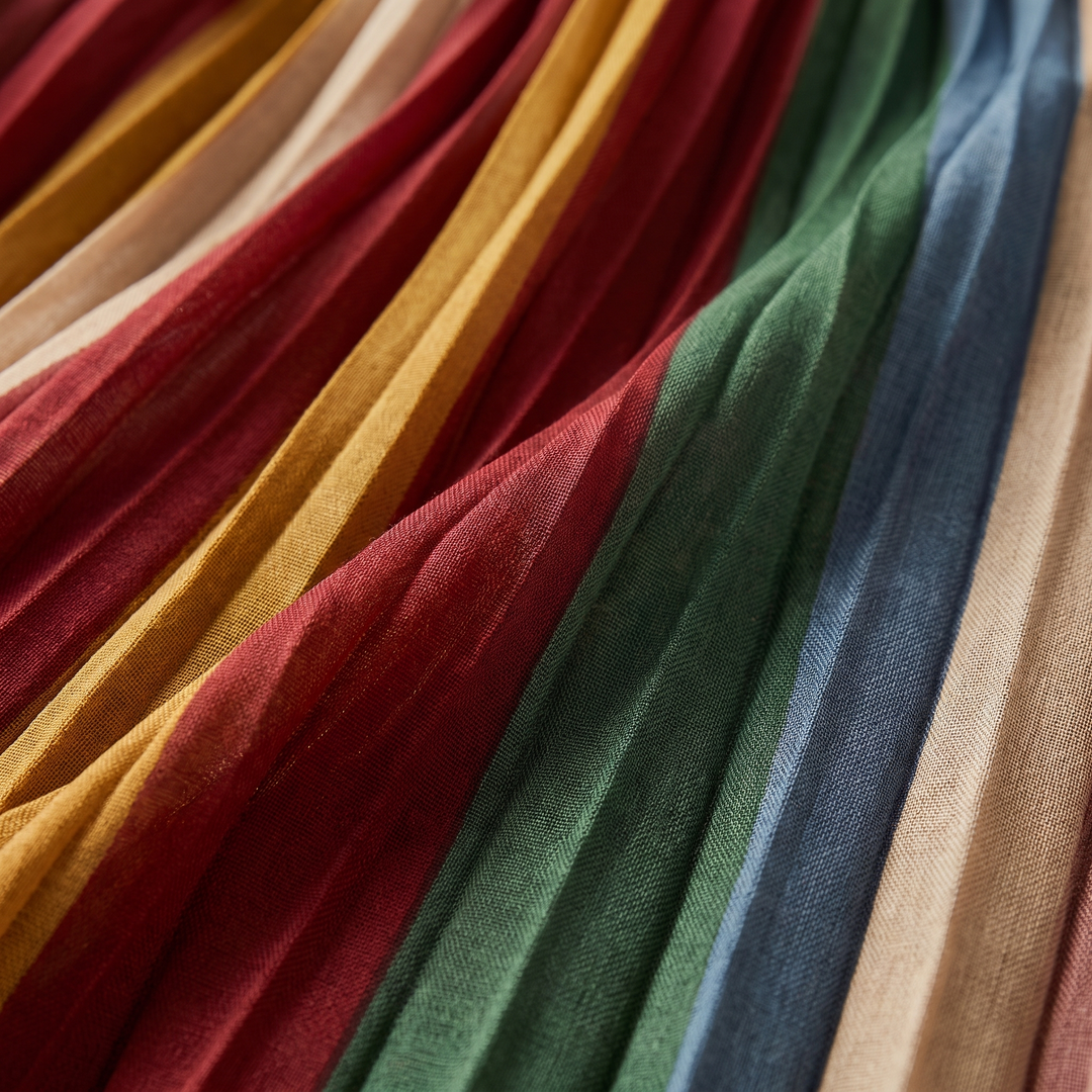 Pavita multicolor pleated fabric detail