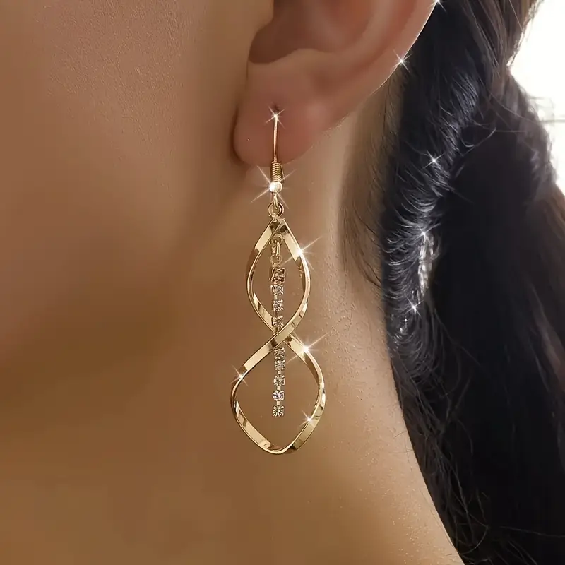 Solania | Hanging earrings with feminine movement
