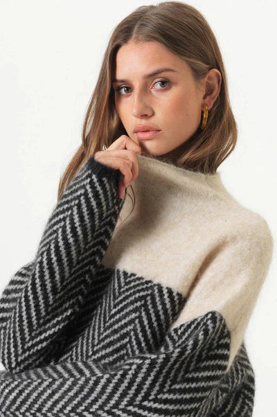 OLIVIA - COZY TURTLENECK SWEATER