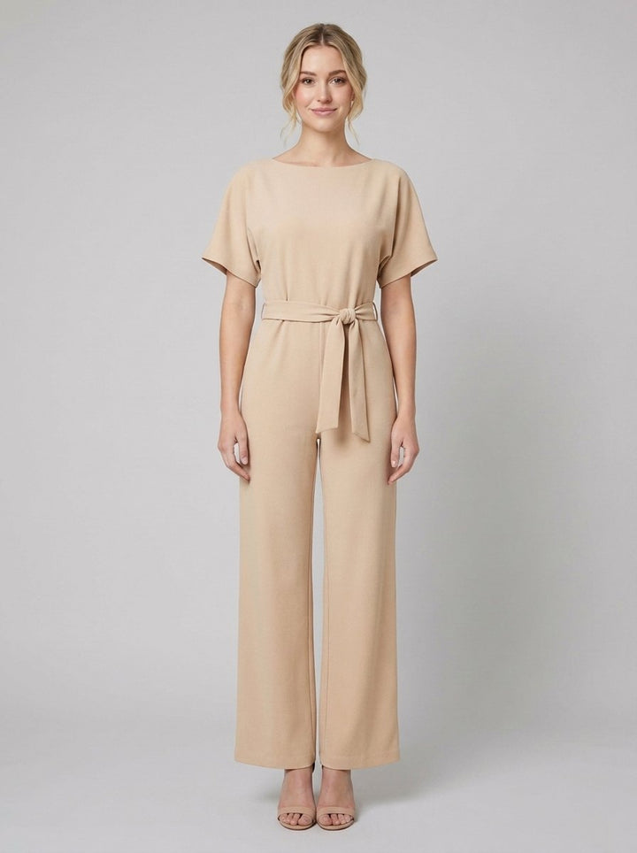 Bella elegant jumpsuit apricot - model