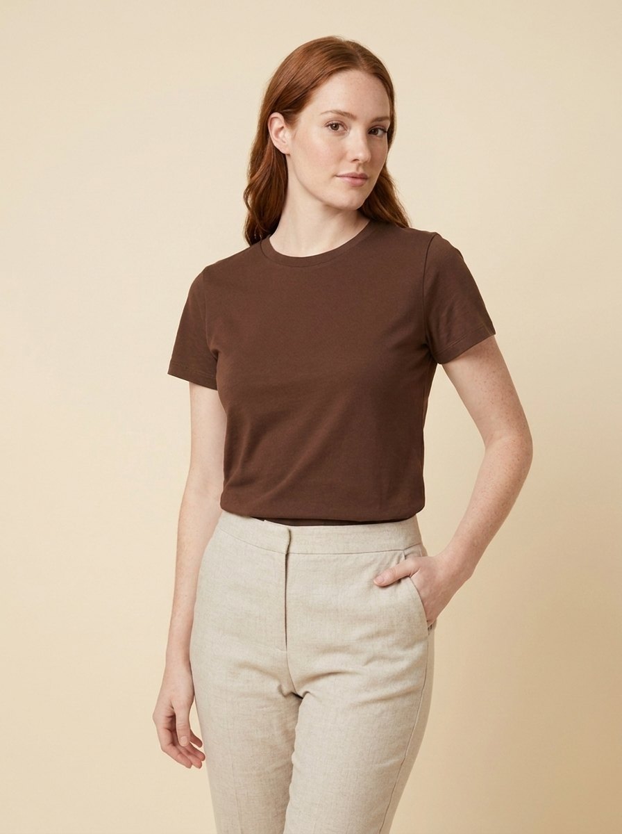 Elise everyday cotton tee brown on model
