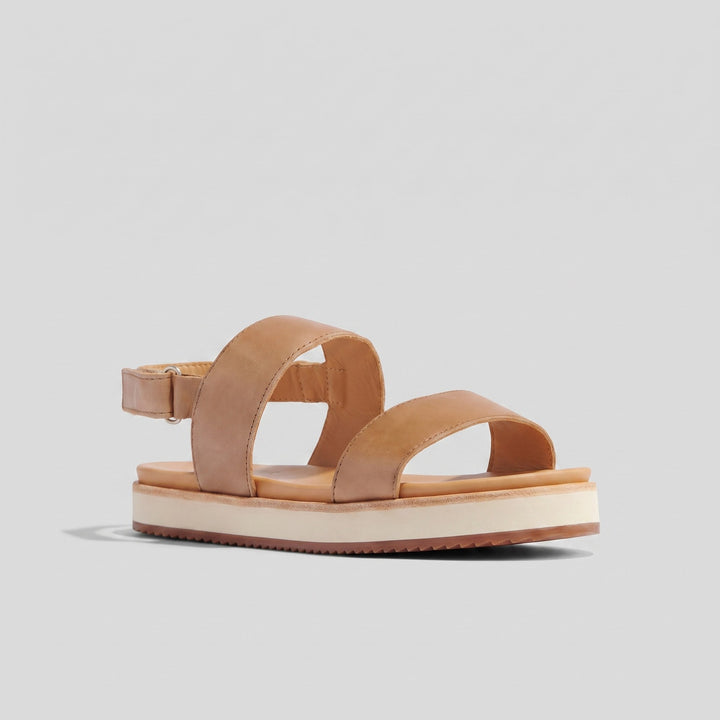 Almond tone flatform sandal three-quarter front view - The store Vancouver