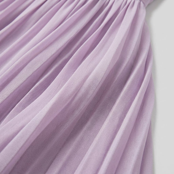 Lila chiffon fabric close-up