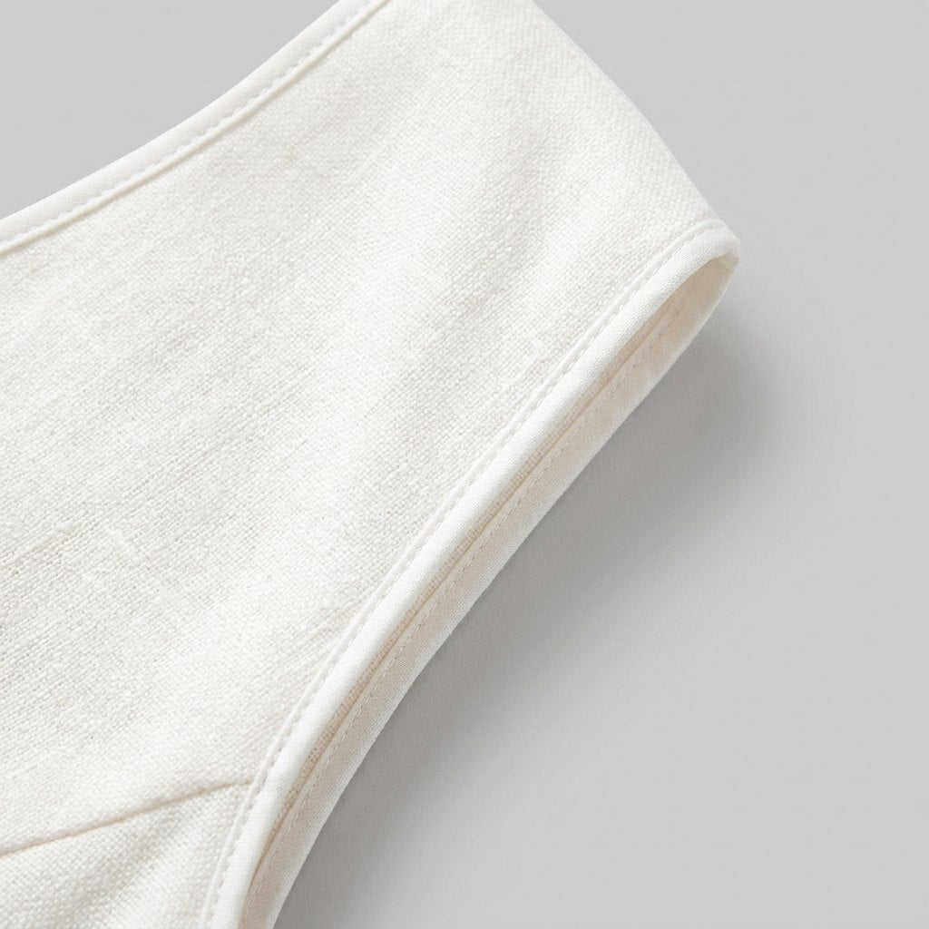 Luna trousers linen fabric close-up