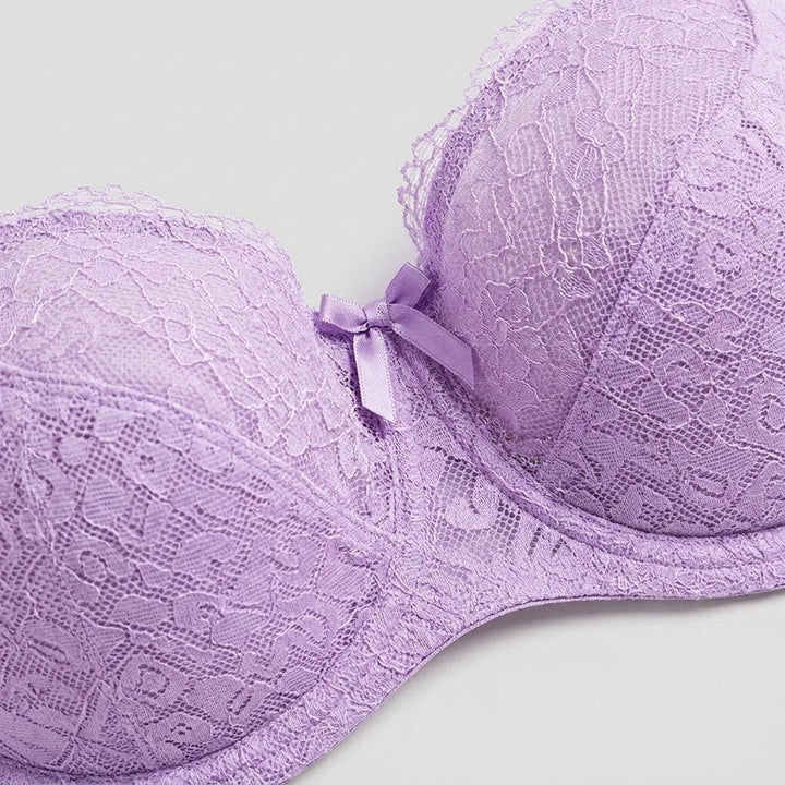Maelys balcony bra lace fabric close-up