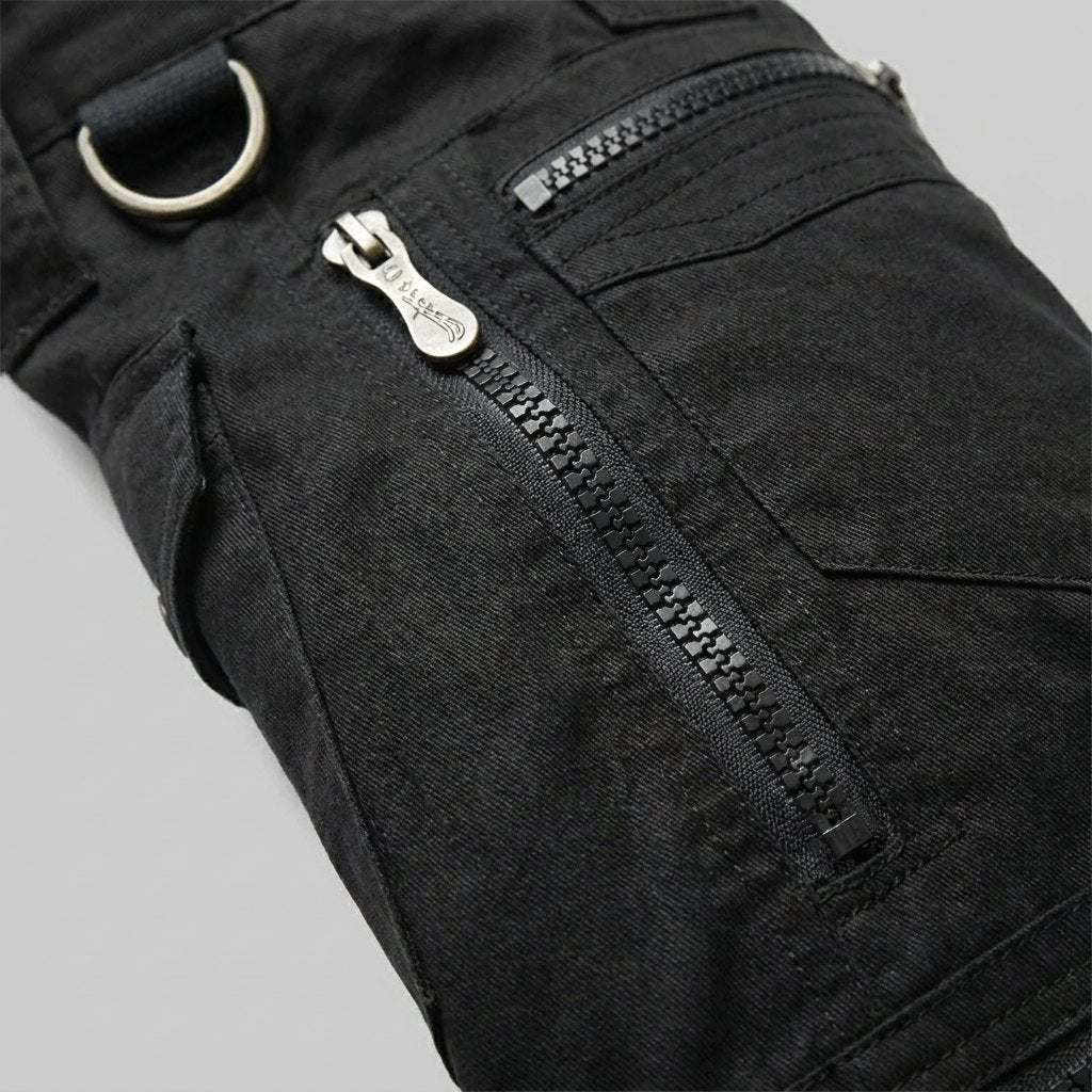 Maverick cargo shorts fabric and pocket detail