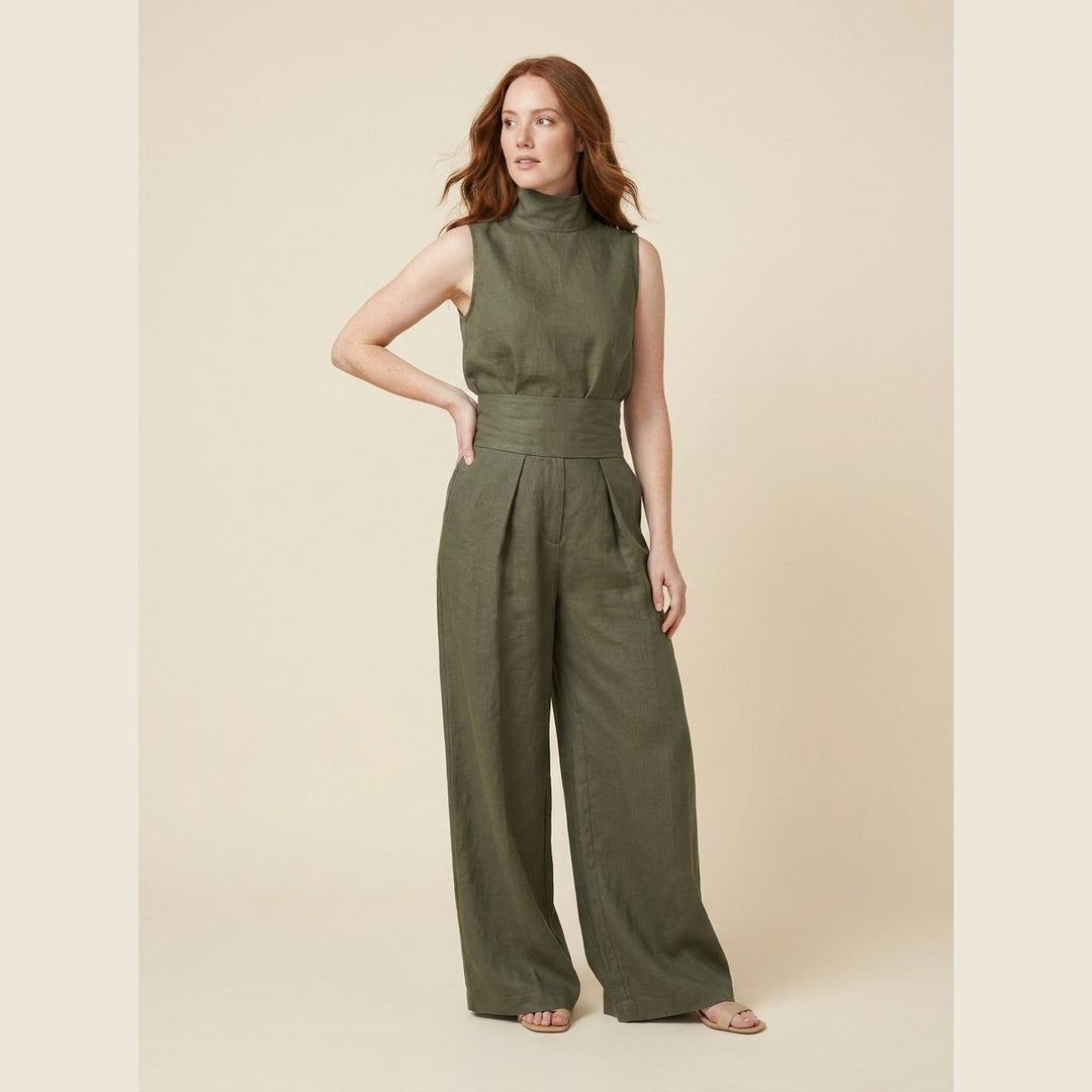 Mira blouse and pants set army green on model
