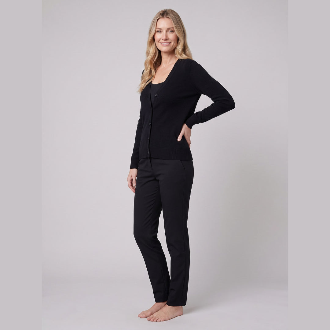 Nordique knit top black on model