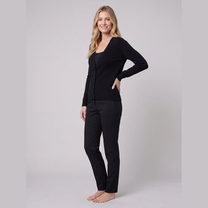 Nordique knit top black on model