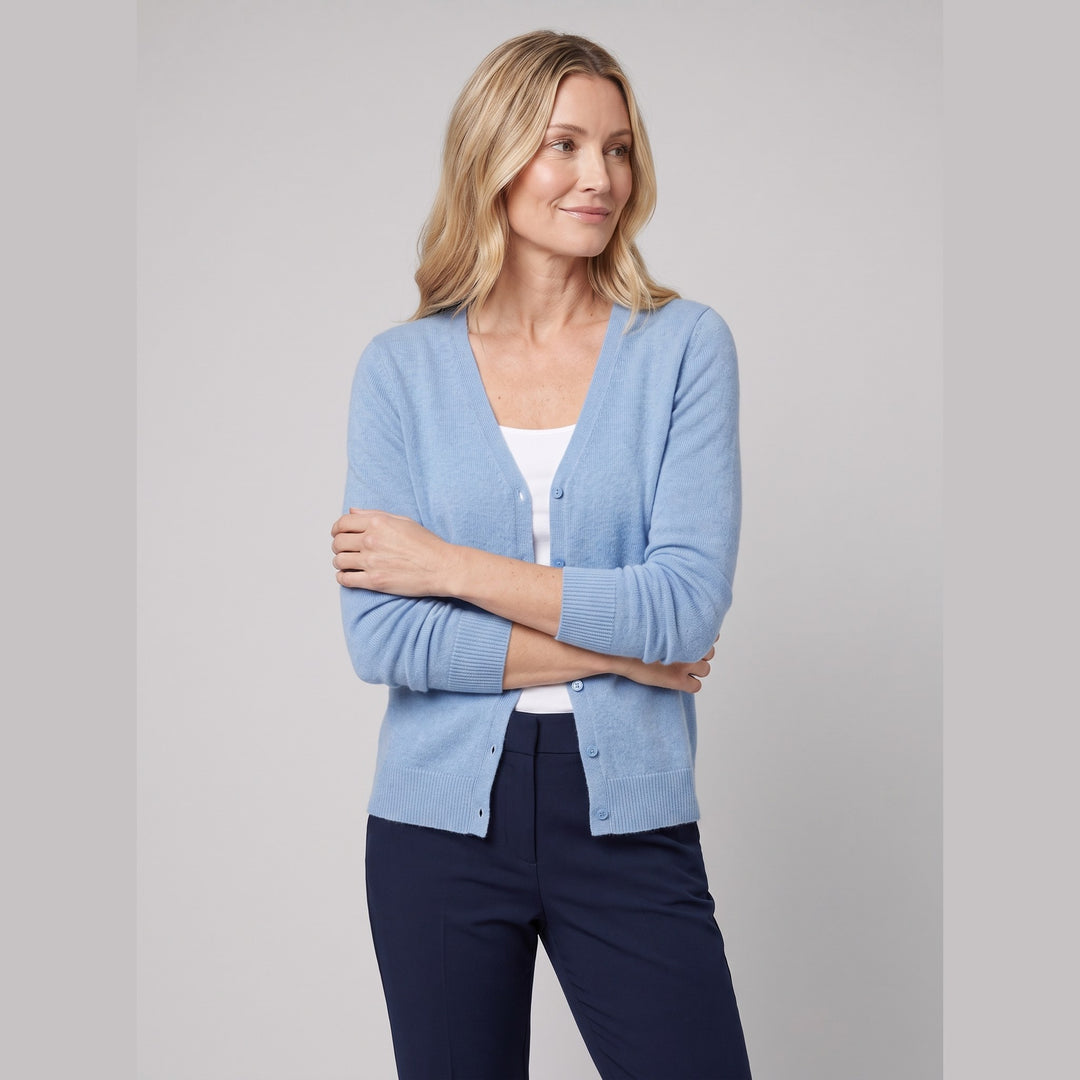 Nordique knit top sky blue on model