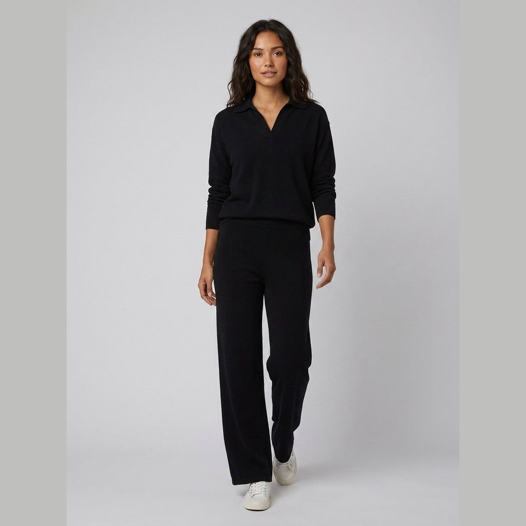 Panda knit two-piece set black on model