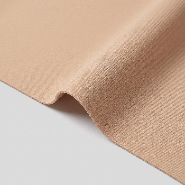Rosine seamless four-way stretch fabric detail