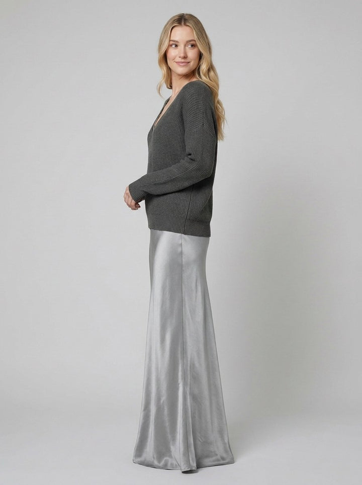 Satin Elegance set grey on blonde model