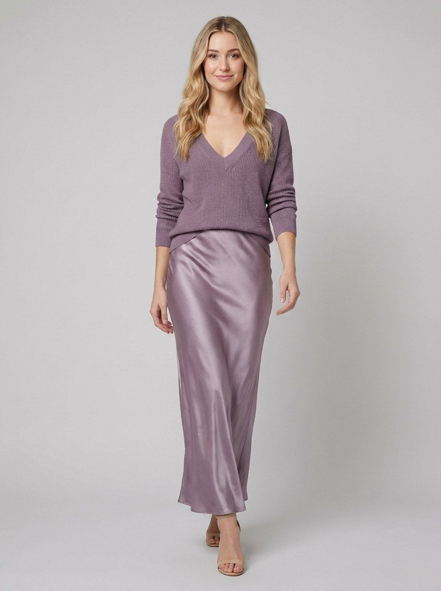 Satin Elegance set purple on blonde model
