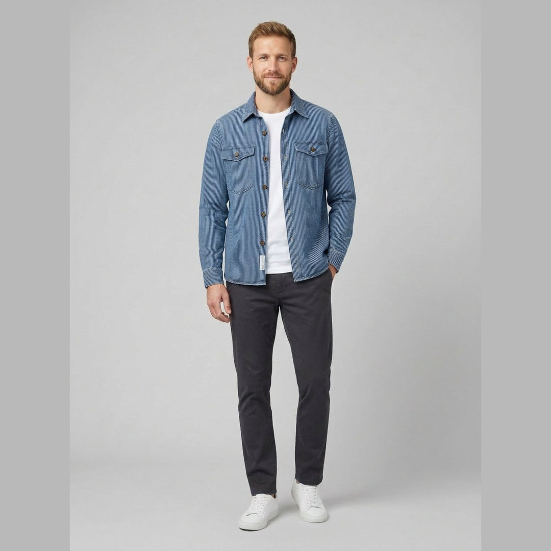 Theodore vintage denim shirt blue on model