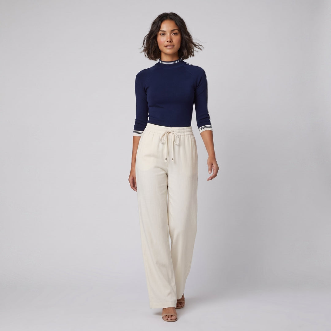 Wina sports set navy top on model